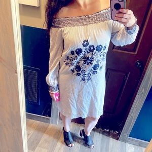 Gorgeous off the shoulder dress!